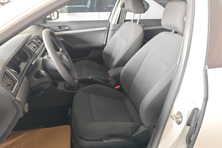 大众 朗逸 2017款 1.6L 手动风尚版中控内饰19