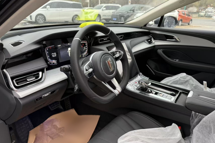 红旗H5 2025款 1.5T DCT玄影200万辆纪念版中控内饰7005