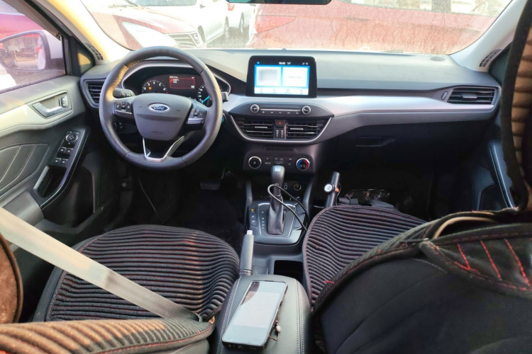 福特 福克斯 2020款 三厢 1.5L 自动锋跃型中控内饰12