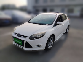 福特 福克斯 2012款 两厢 2.0L 手动豪华运动型