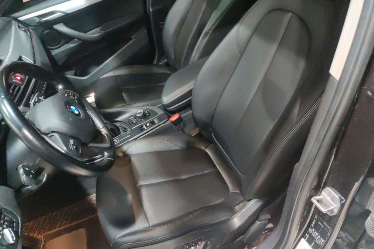 宝马X1 2019款 sDrive18Li 时尚型中控内饰19