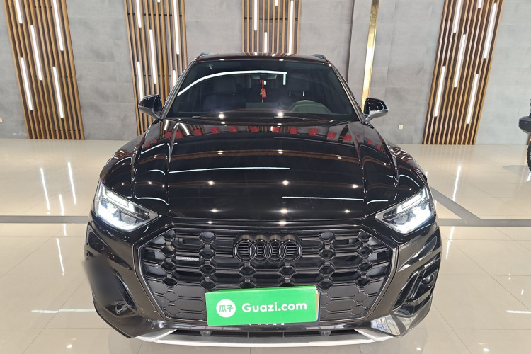 奥迪Q5L 2024款 40 TFSI 豪华动感型车身外观2