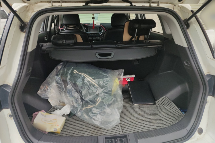 广汽传祺 传祺GS4 2015款 200T G-DCT精英版中控内饰23