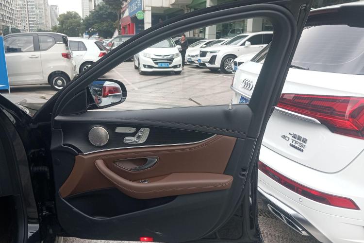 奔驰E级 2022款 改款三 E 300 L 运动豪华型中控内饰7005