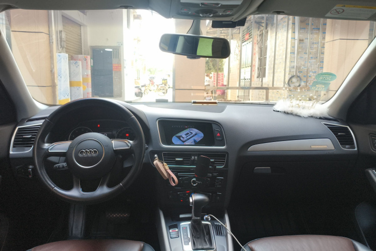 奥迪Q5 2017款 40 TFSI 进取型中控内饰12