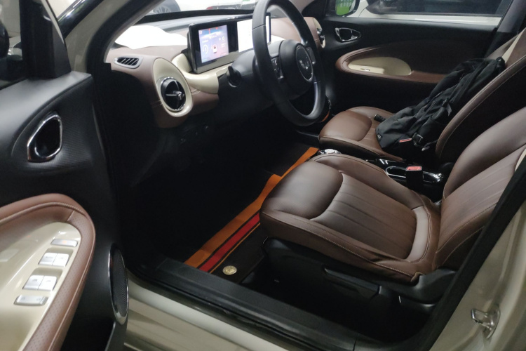 五菱汽车 五菱缤果 2023款 333km 悦享+款中控内饰7003