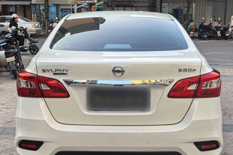 日产 轩逸 2022款 经典 1.6XE CVT舒适版车身外观6005