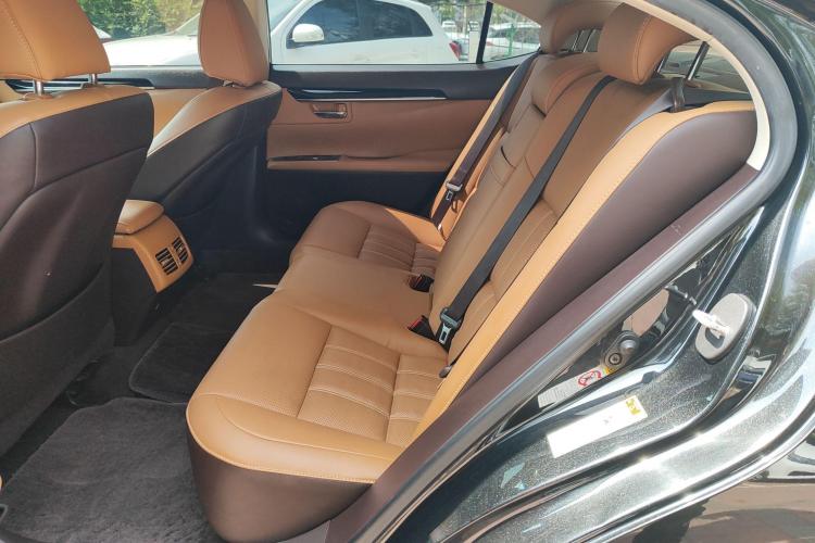 雷克萨斯ES 2016款 200 Midnight特别限量版中控内饰21