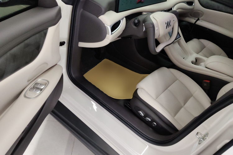 智己汽车 智己L6 2024款 Max 长续航版中控内饰7003