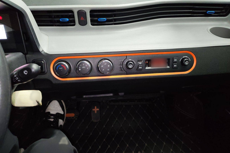 五菱汽车 宏光MINIEV 2022款 轻松款 磷酸铁锂局部细节16