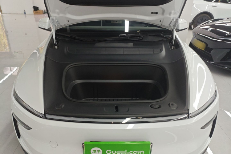 特斯拉 Model Y 2025款 长续航全轮驱动版机舱底盘24