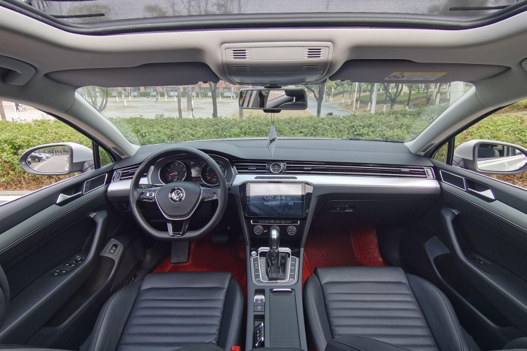 大众 迈腾 2019款 330TSI DSG 领先型 国V中控内饰7001