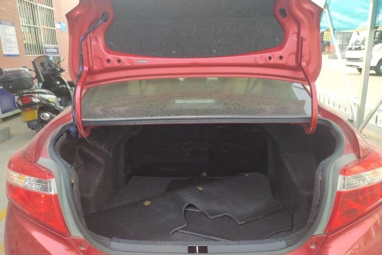 丰田 威驰 2014款 1.5L 自动智臻版中控内饰23