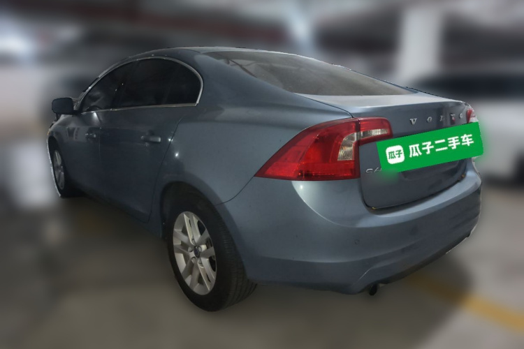 沃尔沃S60 2018款 S60L T3 智进版车身外观5