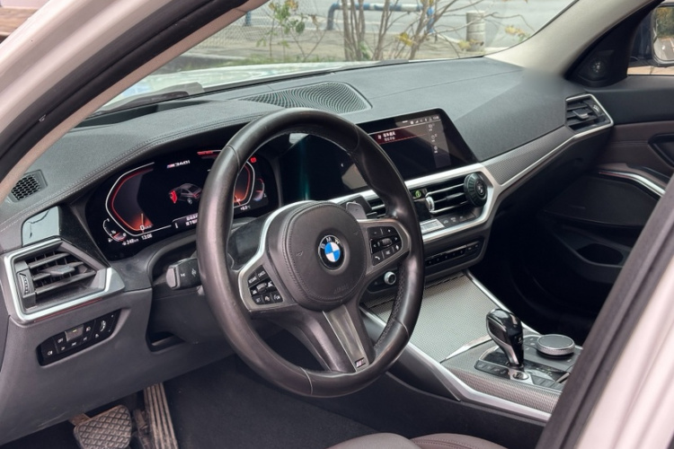 宝马3系 2020款 330Li xDrive M运动曜夜套装车身外观6006