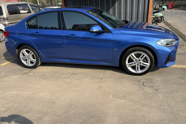 宝马1系 2020款 120i M运动套装车身外观6004