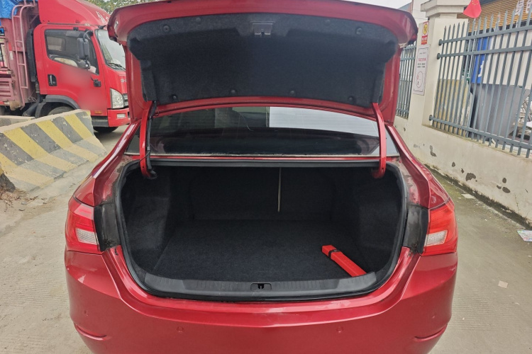 别克 英朗 2016款 15N 手动精英型机舱底盘23