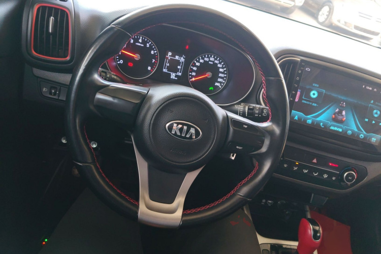 起亚 KX3傲跑 2017款 1.6T 自动傲雅版中控内饰13