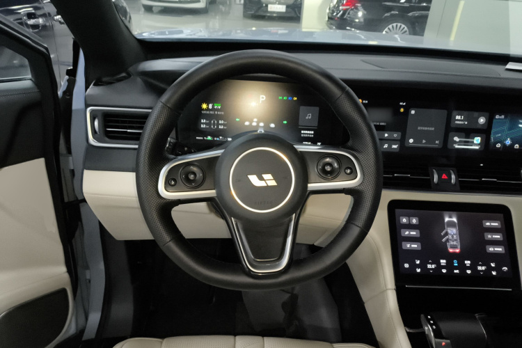 理想汽车 理想ONE 2020款 增程6座版中控内饰13