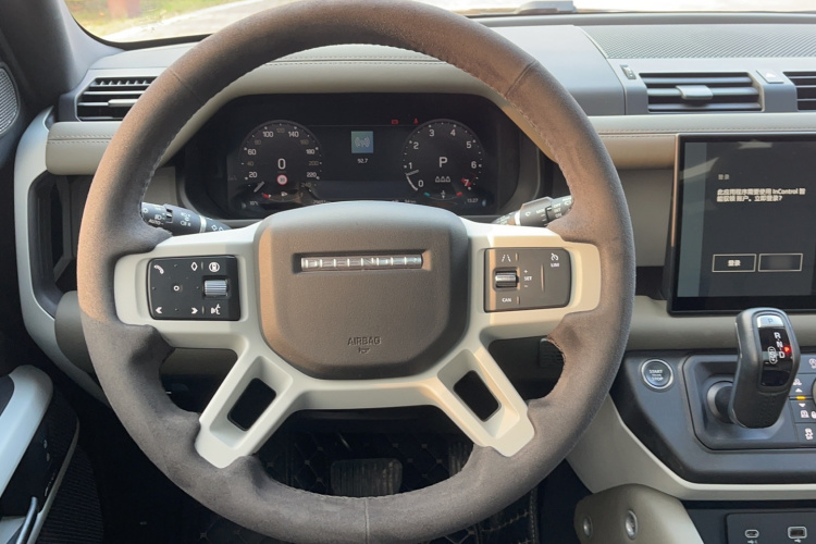 路虎卫士 2024款 90 2.0T P300 S局部细节13