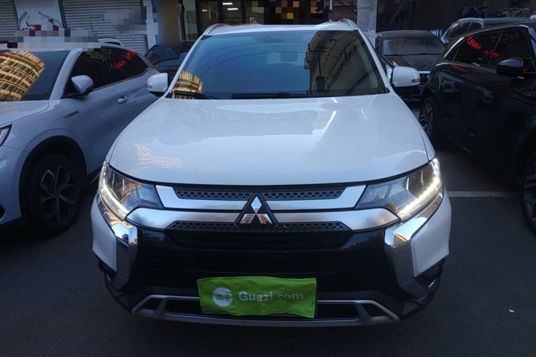 三菱 欧蓝德 2019款 2.4L 四驱致享版 7座 国V车身外观2