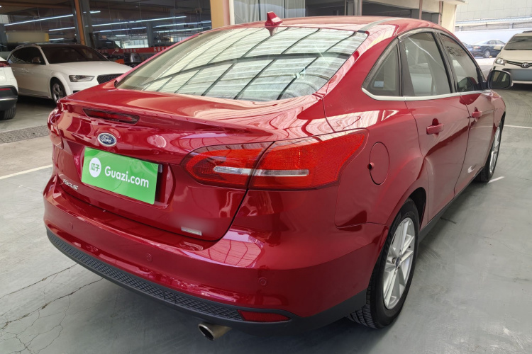 福特 福克斯 2015款 三厢 EcoBoost 180 自动精英型车身外观6013