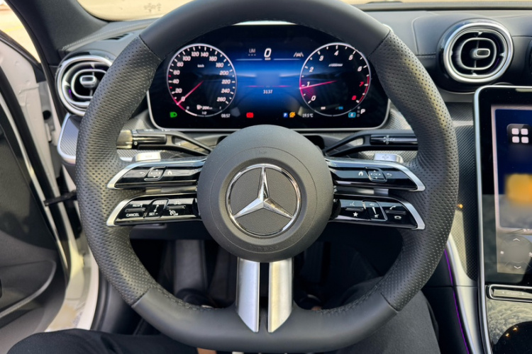 奔驰C级 2025款 C 260 L 运动版中控内饰7003