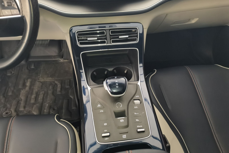 比亚迪 秦PLUS 2021款 DM-i 55KM 旗舰型局部细节18