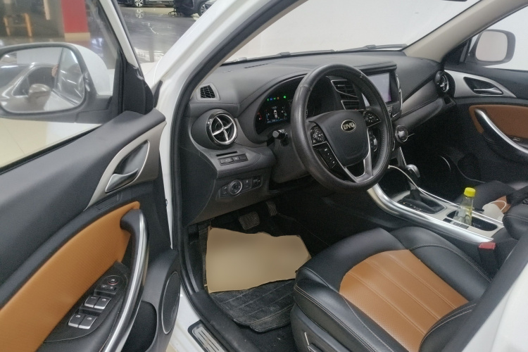 比亚迪 宋 2016款 2.0TID 自动豪华型中控内饰20