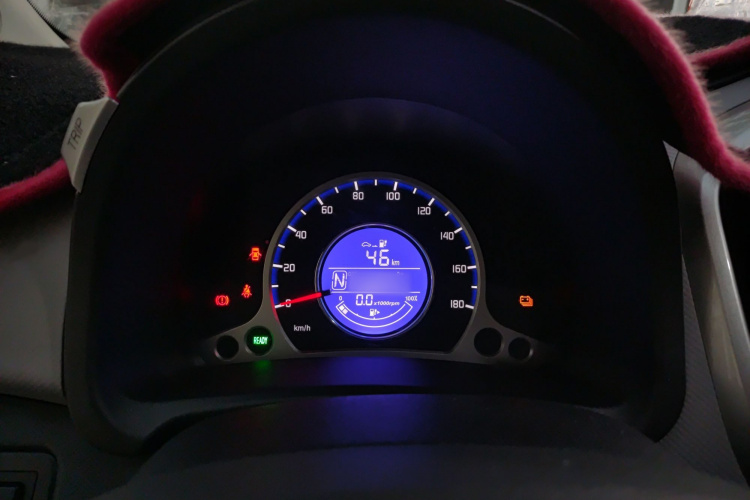 长安欧尚 奔奔E-Star 2021款 国民版 心悦版 磷酸铁锂（31.95kWh）局部细节14