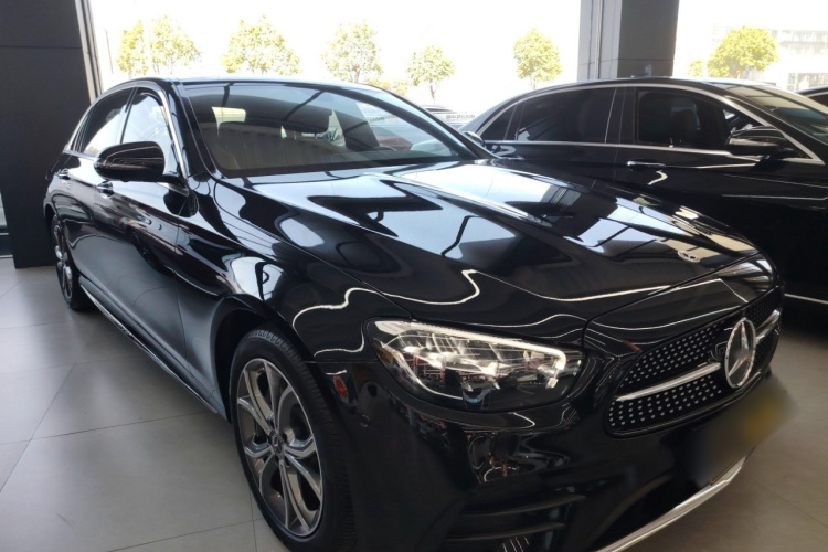 奔驰E级 2023款 改款 E 300 L 运动豪华型车身外观6002