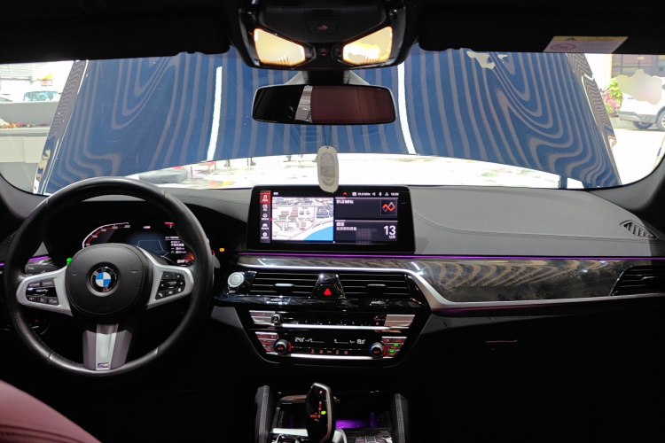 宝马5系 2022款 改款 525Li M运动套装中控内饰12