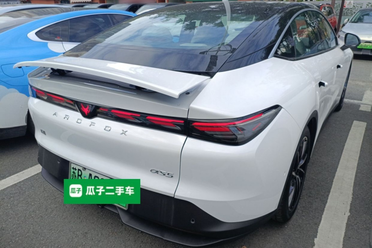 ARCFOX极狐 极狐 阿尔法S5 2024款 560MAX 185kW车身外观7
