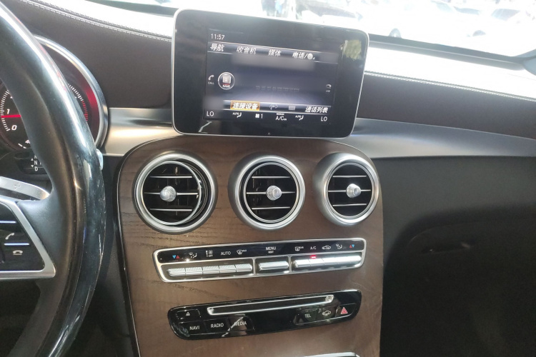 奔驰GLC 2018款 GLC 300 4MATIC 动感型局部细节16