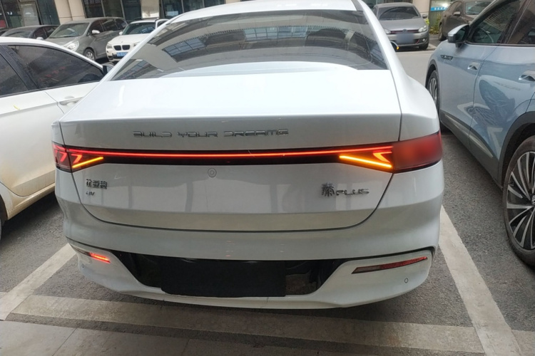 比亚迪 秦PLUS 2021款 EV 500KM 豪华型车身外观6