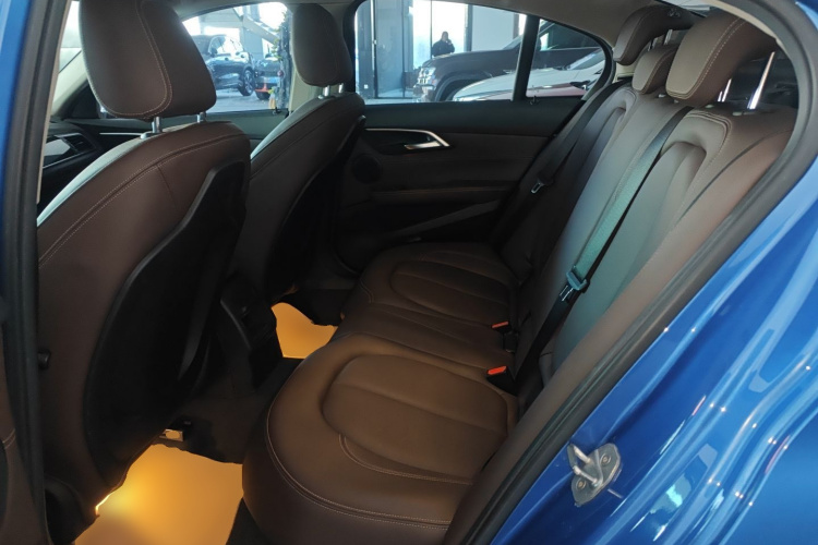 宝马1系 2019款 118i M运动套装中控内饰21