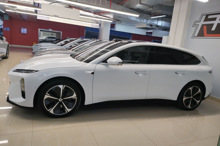 蔚来ET5T 2025款 100kWh Touring车身外观4