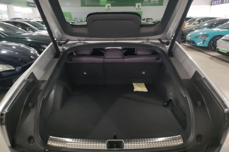 小鹏P7 2025款 702 长续航 Ultra机舱底盘23