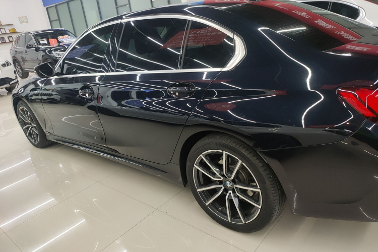 宝马3系 2022款 改款 325Li M运动套装车身外观4