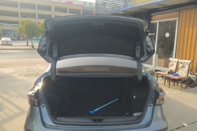 奇瑞 艾瑞泽5 PLUS 2021款 小泽 1.5L CVT享PLUS机舱底盘23