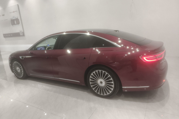 鸿蒙智行 享界S9 2025款 增程 Ultra车身外观4