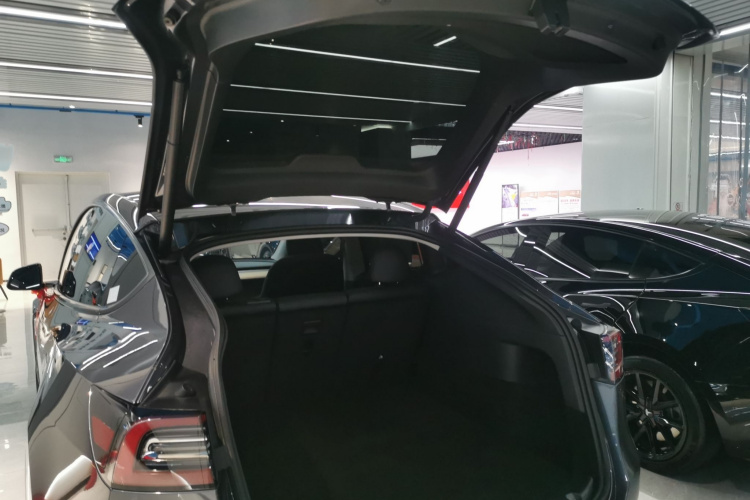 特斯拉 Model Y 2022款 改款 长续航全轮驱动版机舱底盘23