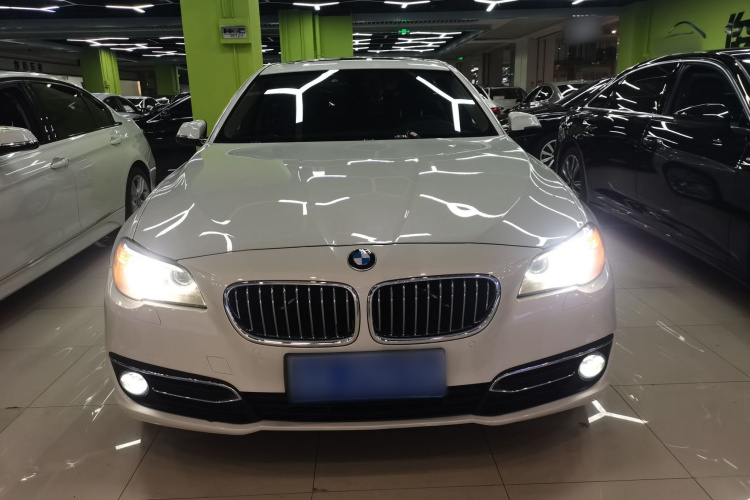 宝马5系 2014款 525Li 豪华设计套装车身外观2