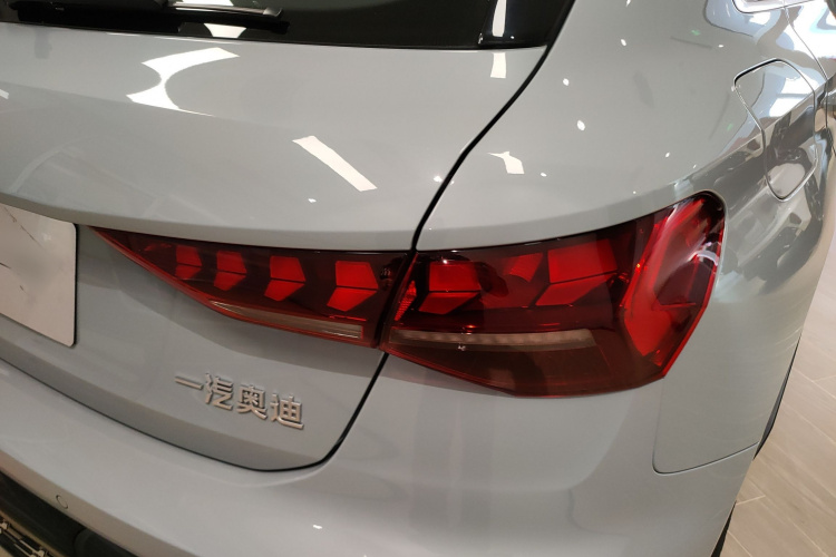 奥迪A3 2025款 Sportback 35TFSI 飞驰尊享型车身外观6006