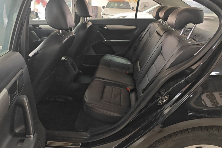 大众 朗逸 2013款 改款经典 1.6L 自动舒适版中控内饰7004