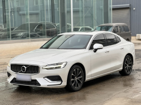 沃尔沃S60 2021款 T4 智逸豪华版