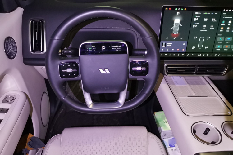 理想汽车 理想L9 2024款 Ultra中控内饰13