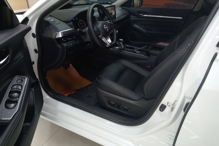 日产 天籁 2022款 2.0L XL-TLS 悦享版局部细节19