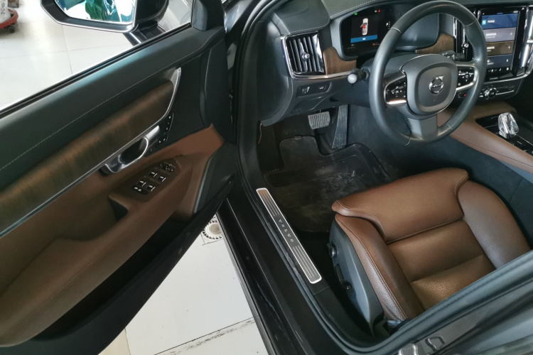 沃尔沃S90 2022款 B5 智远豪华版中控内饰7003