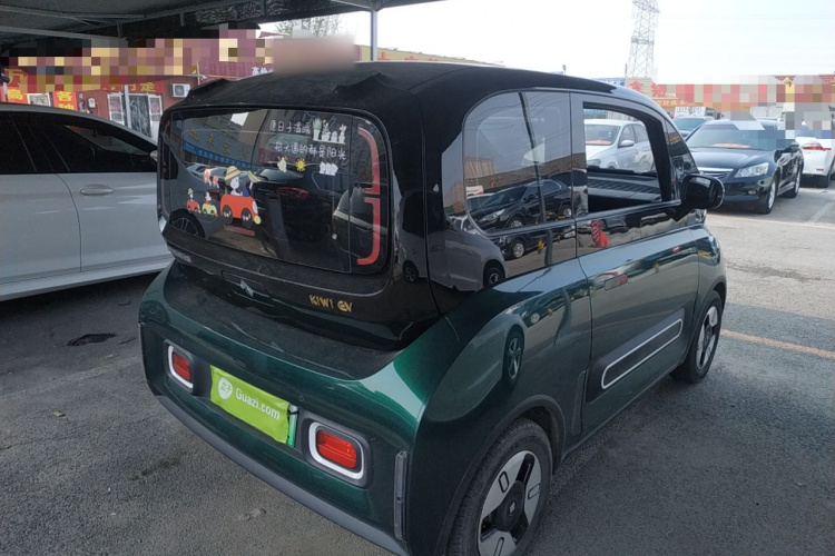 宝骏KiWi EV 2022款 设计师轻享版 三元锂车身外观7